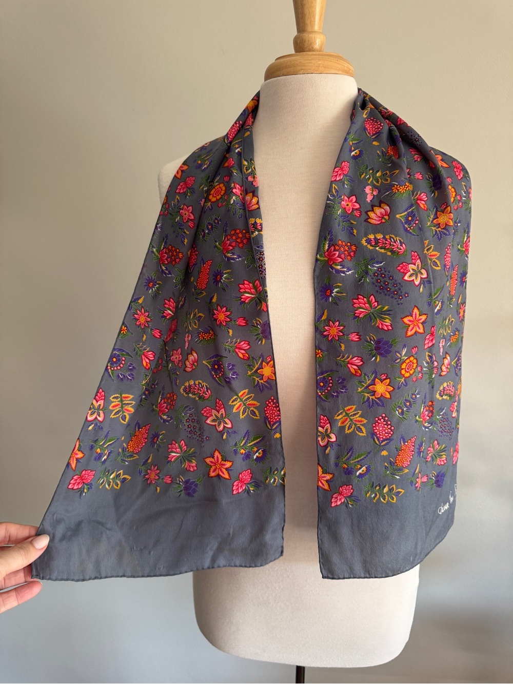 Designer Diane Von Furstenberg Scarf 10.75in W x 51in L
